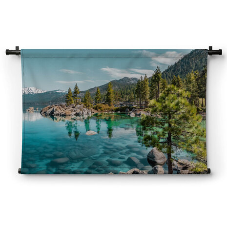 Bergen rondom het kobaltblauwe water van Lake Tahoe
