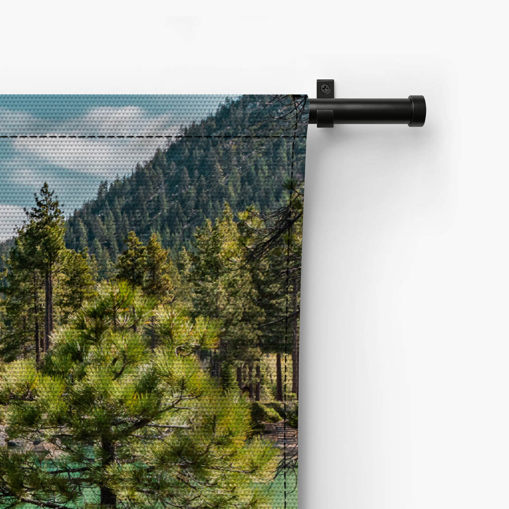 Bergen rondom het kobaltblauwe water van Lake Tahoe