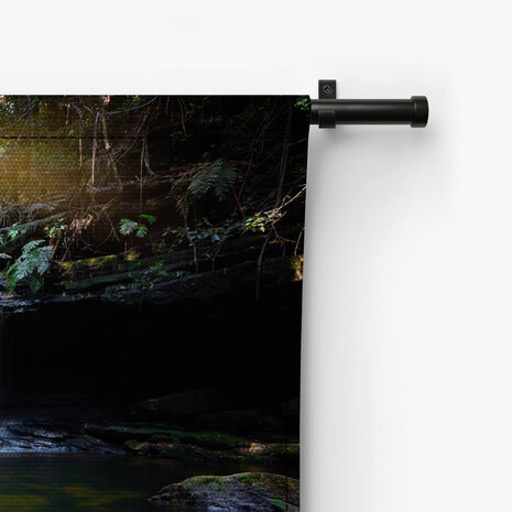 Waterval en oase in het bos