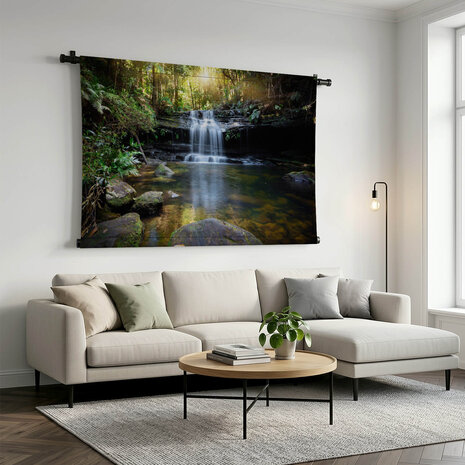 Waterval en oase in het bos