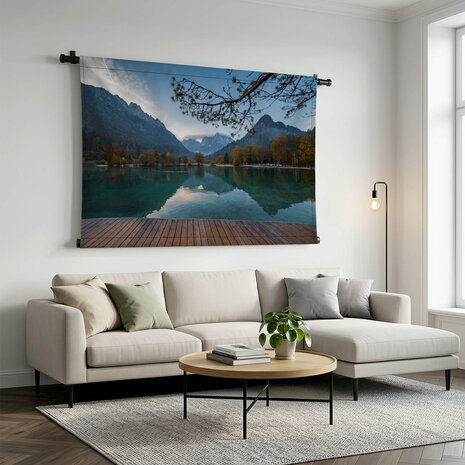 Jasna-meer met weerspiegelingen van de bergen in Slovenië