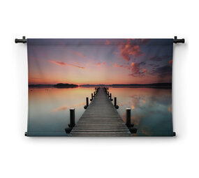 Magische zonsopgang bij de houten pier