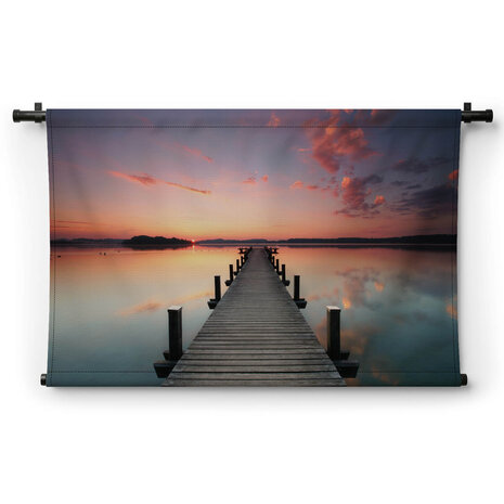 Magische zonsopgang bij de houten pier