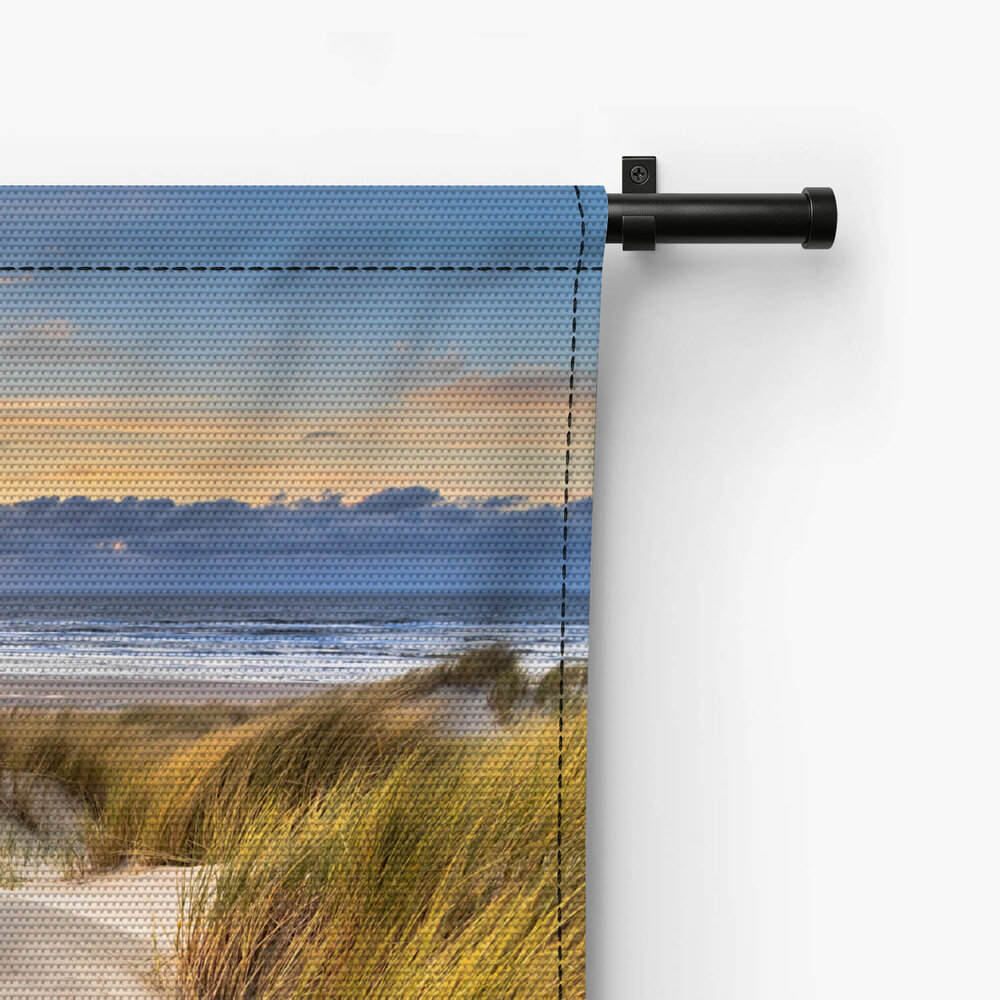 Uitzicht vanaf duintop over Noordzee