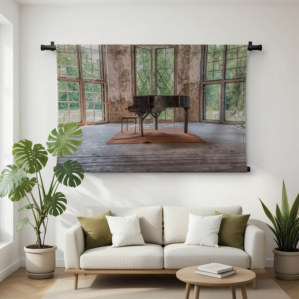 Piano in een verlaten landhuis