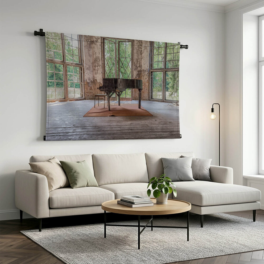 Piano in een verlaten landhuis