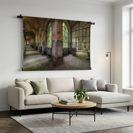Hal in een verlaten ziekenhuis