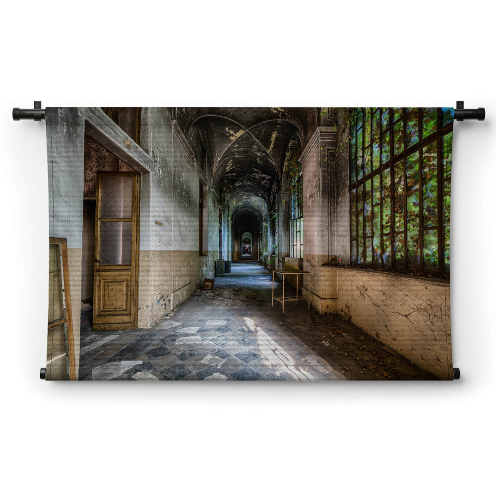 Urbex beeld van een verlaten gang