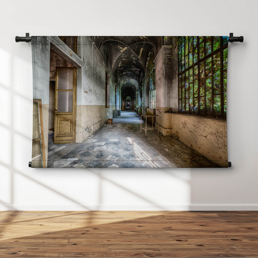 Urbex beeld van een verlaten gang