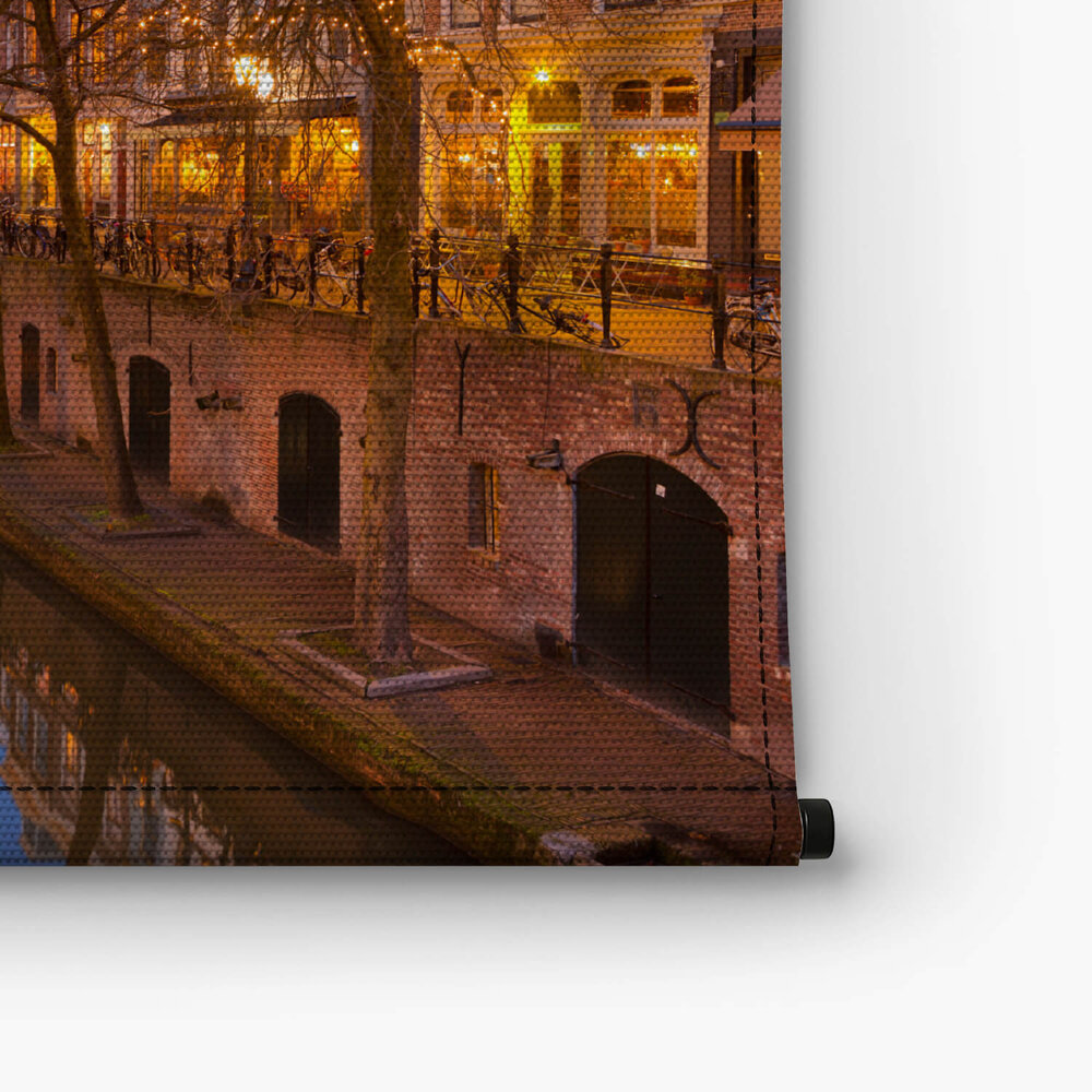 Verlichte gracht in Utrecht