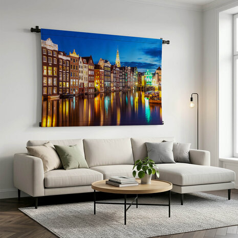 Zomeravond met uitzicht op iconische Amsterdamse gebouwen