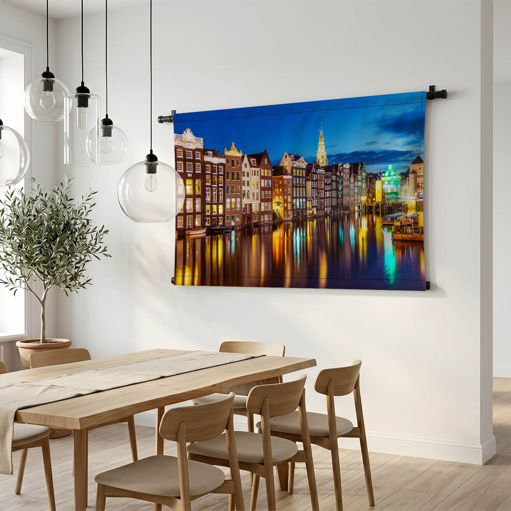 Zomeravond met uitzicht op iconische Amsterdamse gebouwen