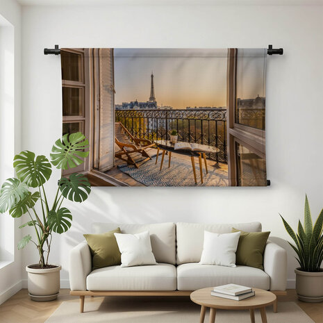 Sfeervol Frans balkon bij zonsondergang