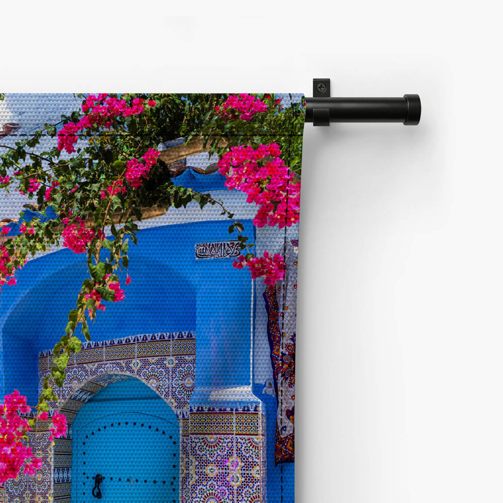 Pittoresk pleintje met blauwe huizen in Chefchaouen