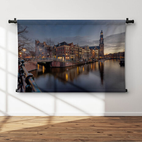 Uitzicht over Prinsengracht naar Westerkerk en Anne Frank huis