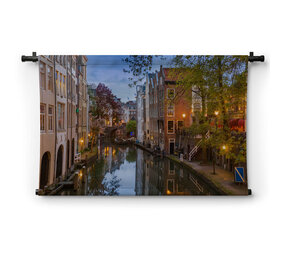 Sfeervol Utrechtse gracht in de avond