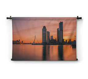 Rotterdamse skyline bij zonsopkomst