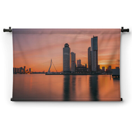 Rotterdamse skyline bij zonsopkomst