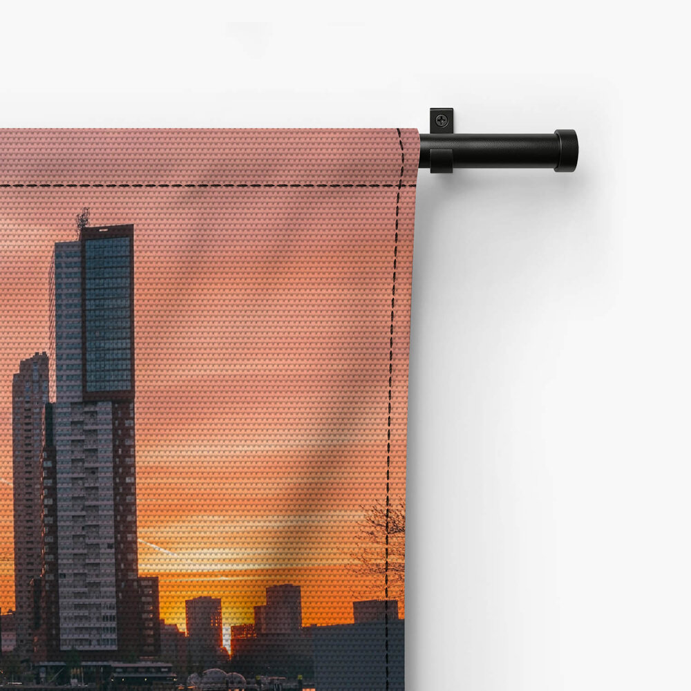 Rotterdamse skyline bij zonsopkomst