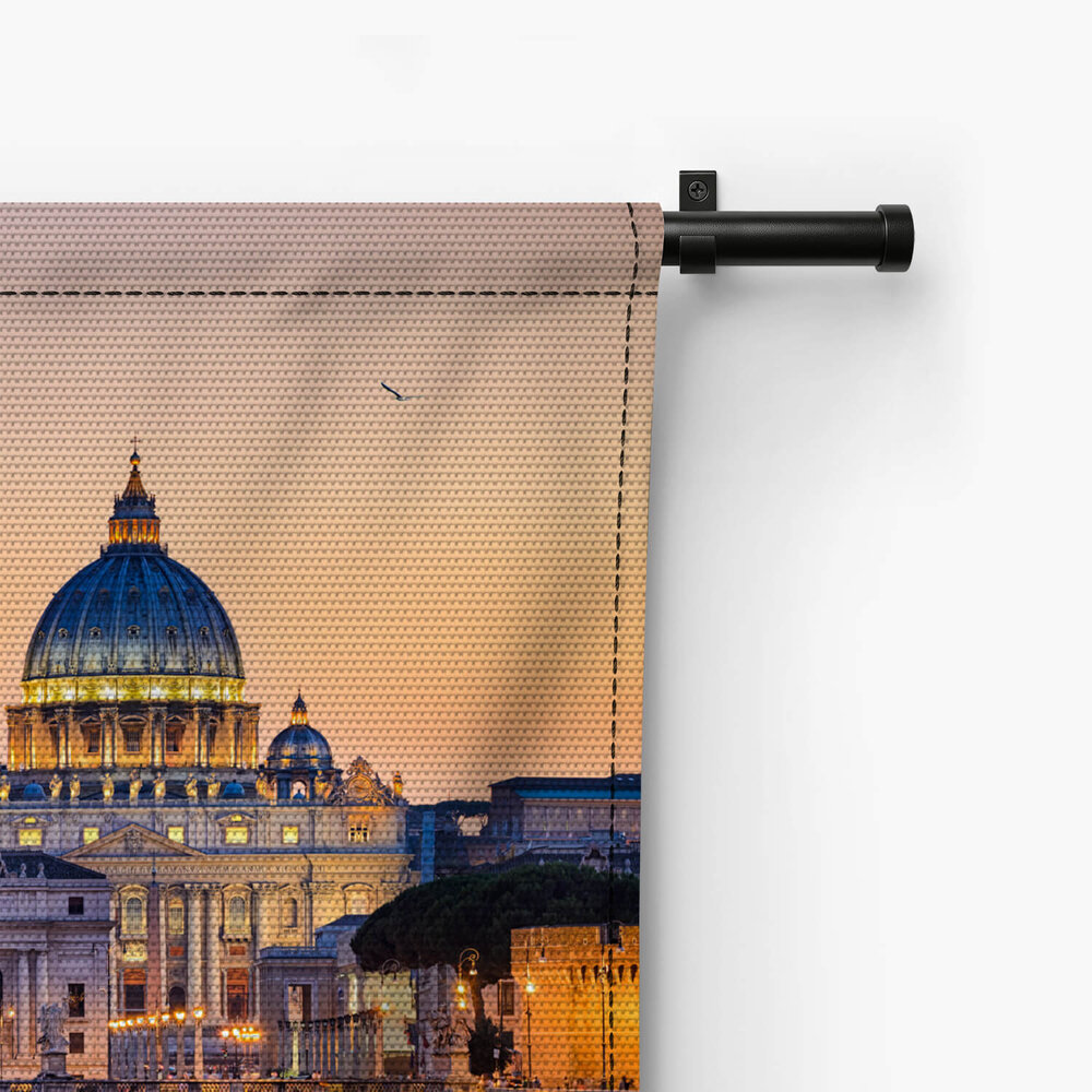 Sfeervolle nacht bij St Pietersbasiliek in Rome