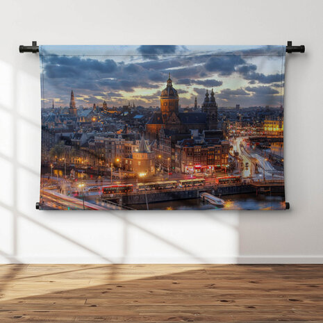 Luchtfoto van Amsterdam in de avond