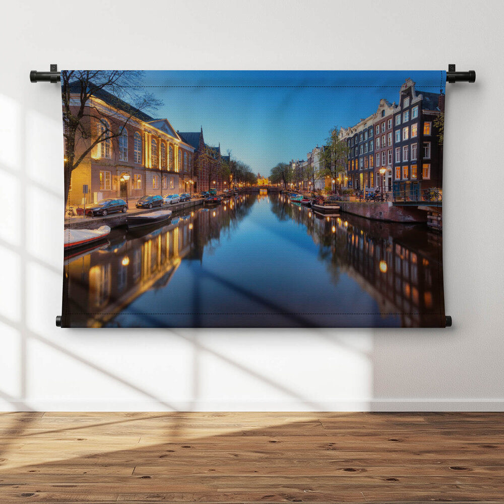 Nachtelijk stadsgezicht in Amsterdam