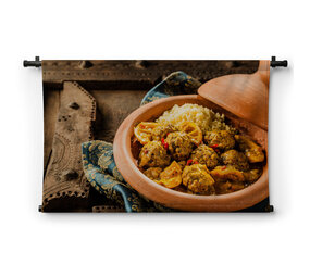Traditionele tajine schotel van gehaktballen en couscous