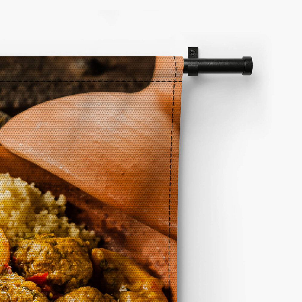 Traditionele tajine schotel van gehaktballen en couscous