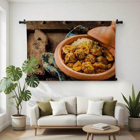 Traditionele tajine schotel van gehaktballen en couscous