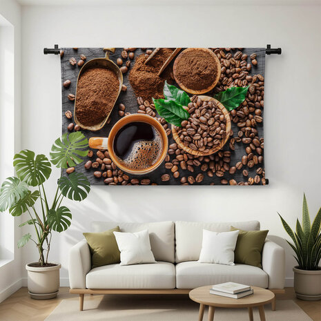 Koffiebonen en koffie in maatschepjes