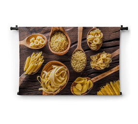 Verschillende pastasoorten op tafel