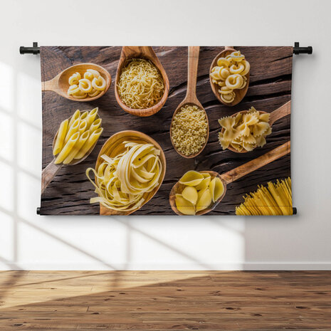 Verschillende pastasoorten op tafel