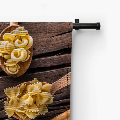 Verschillende pastasoorten op tafel