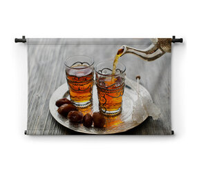 Traditionele Arabische thee met dadels
