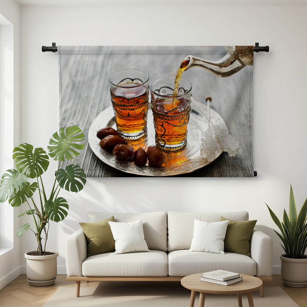 Traditionele Arabische thee met dadels
