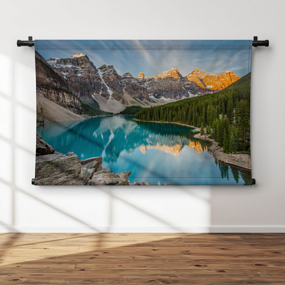 Meer van Moraine in indrukwekkend Canadees berglandschap