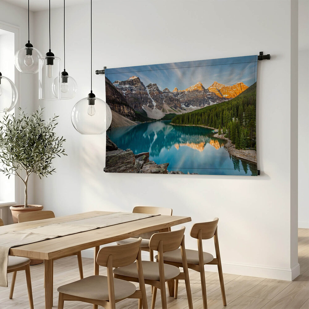 Meer van Moraine in indrukwekkend Canadees berglandschap