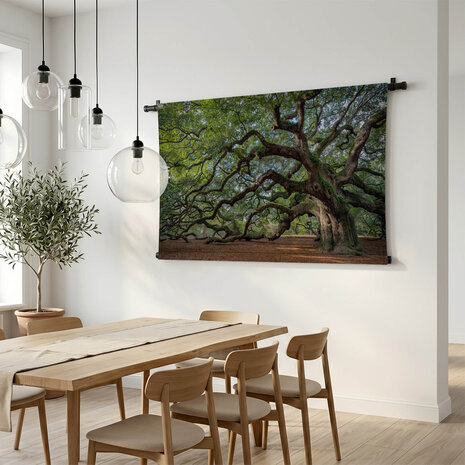 Imposante eikenboom met prachtige vertakking