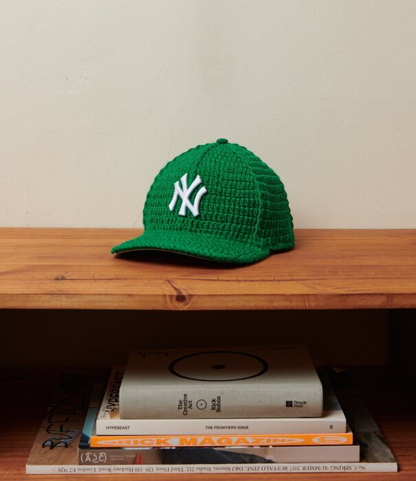 A Form Unseen Yankees Crochet - Green