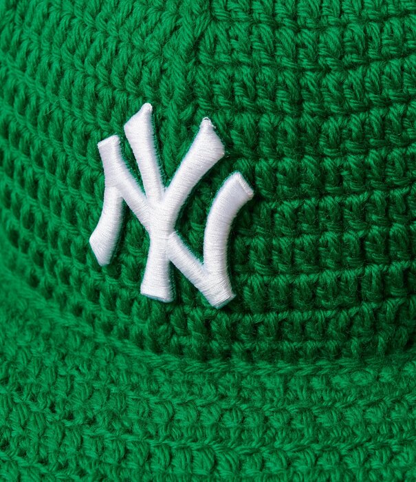 A Form Unseen Yankees Crochet - Green