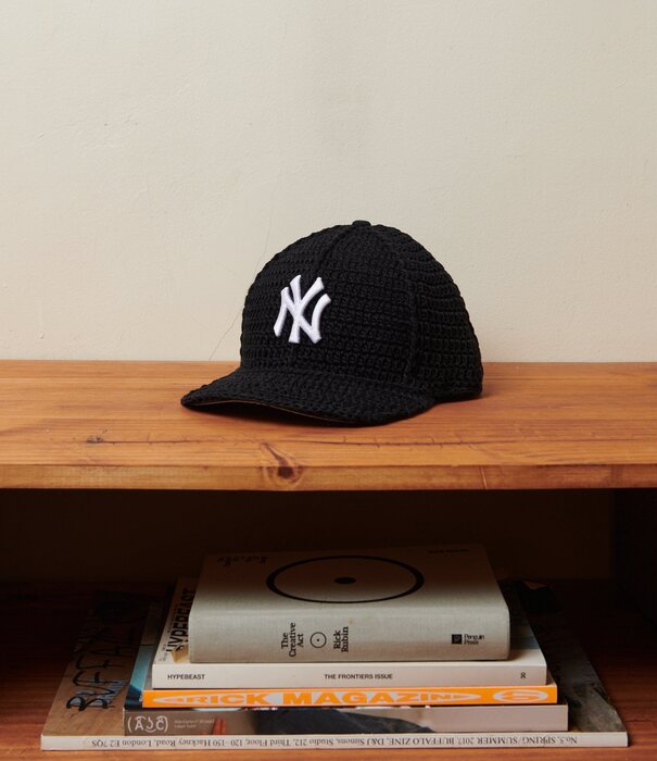 A Form Unseen Yankees Crochet - Black