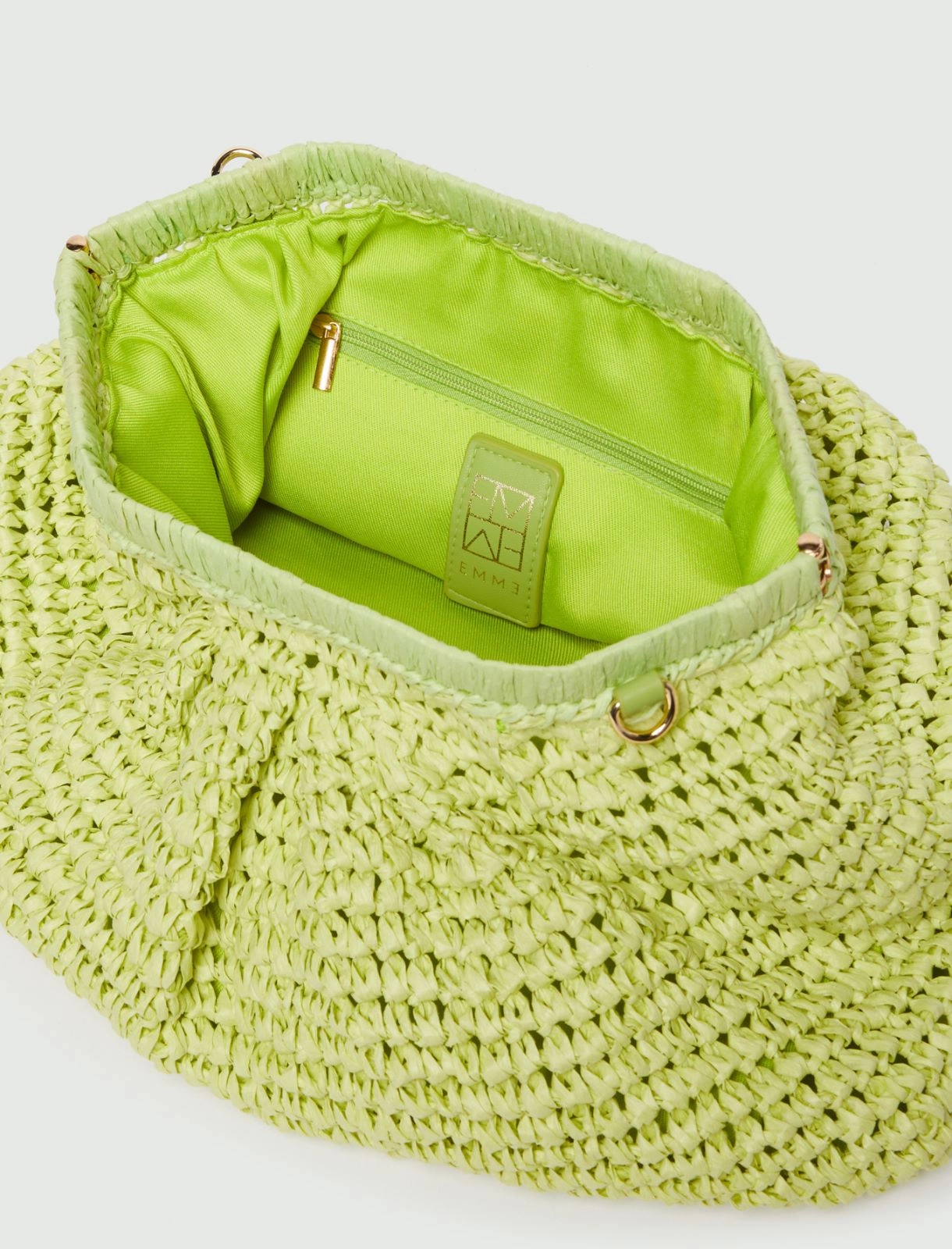 POCHETTE EN RAPHIA