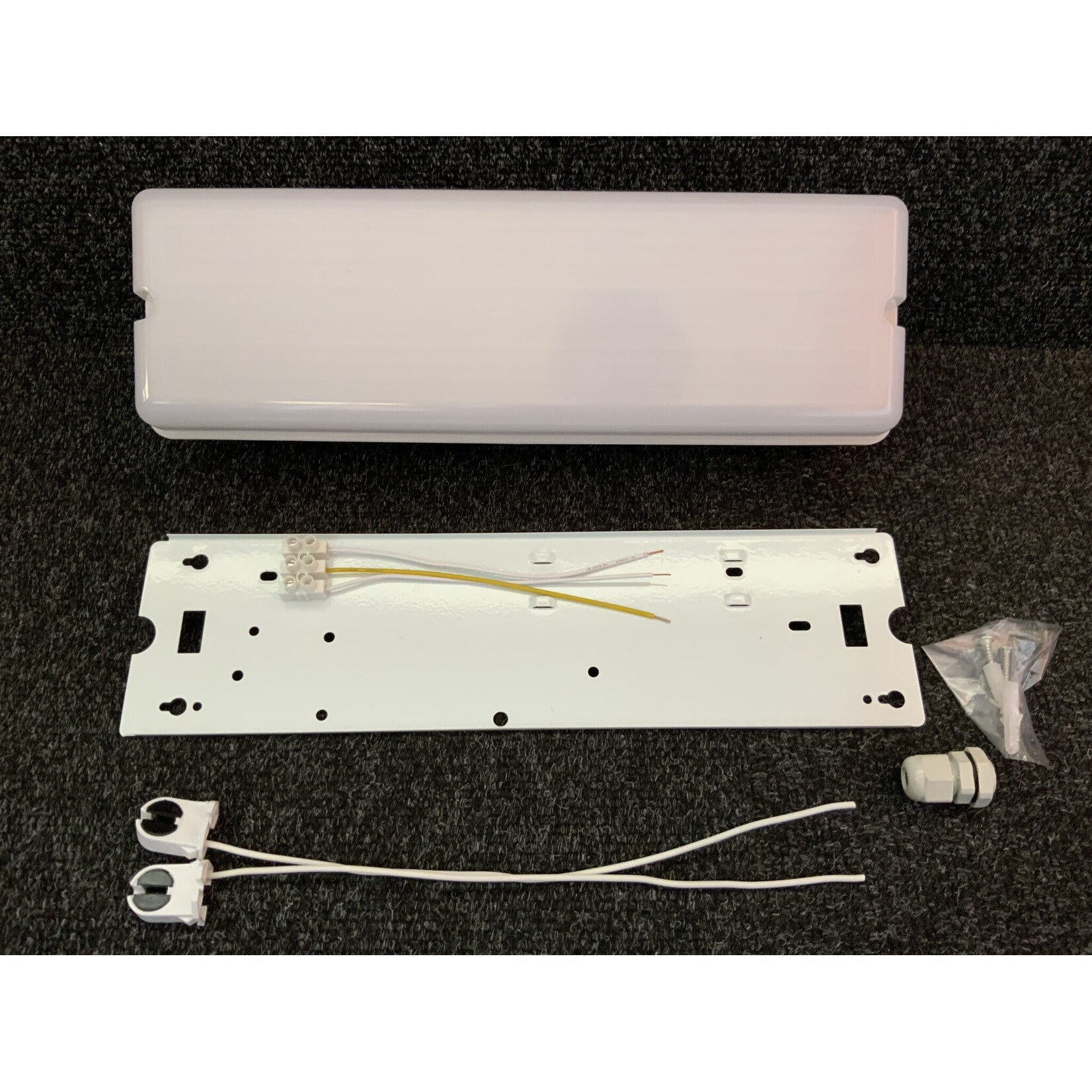 IP52 Armatuur 360x115x90mm met opalen kap exclusief verlichtingsbron - Copy - Copy - Copy - Copy