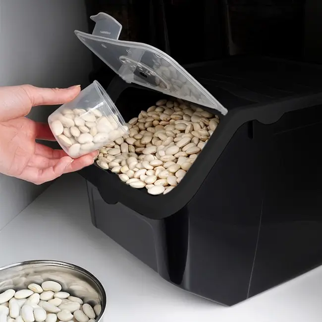 Schwarze Vorratsbox mit Deckel und Belüftung – 12 Liter