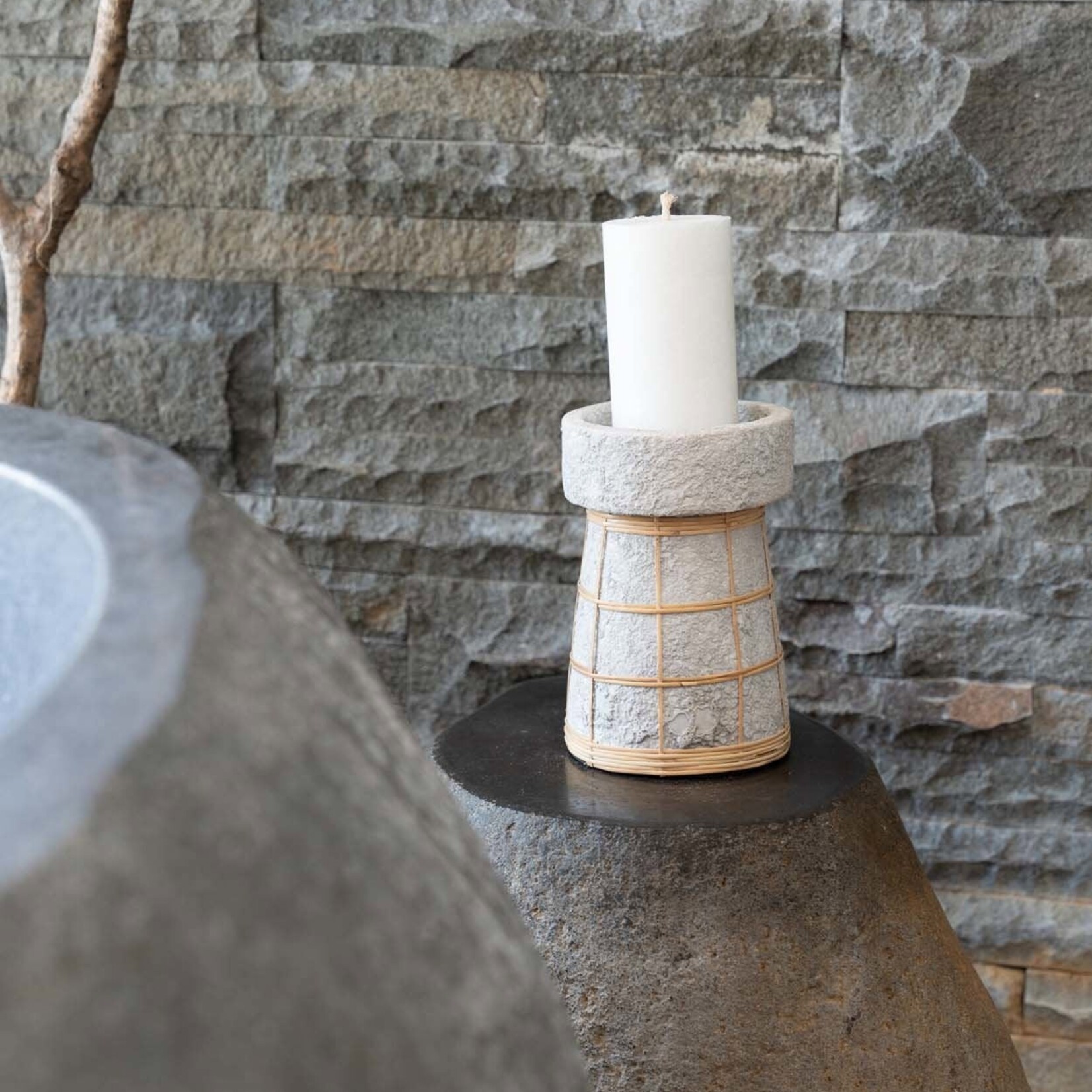Bazar Bizar Antwerp The Serene Candle Holder - Concrete Natural - L