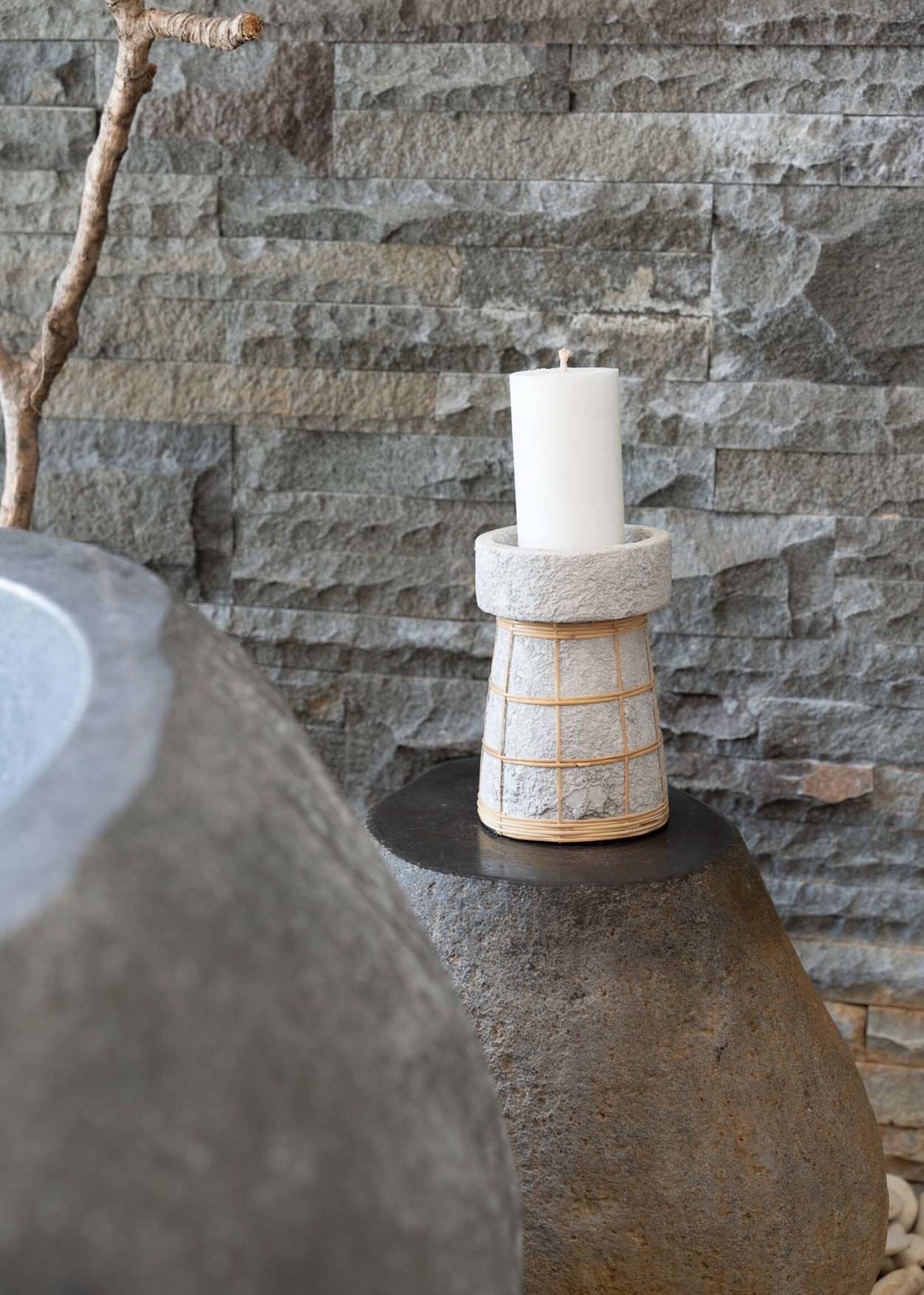 Bazar Bizar Antwerp The Serene Candle Holder - Concrete Natural - L