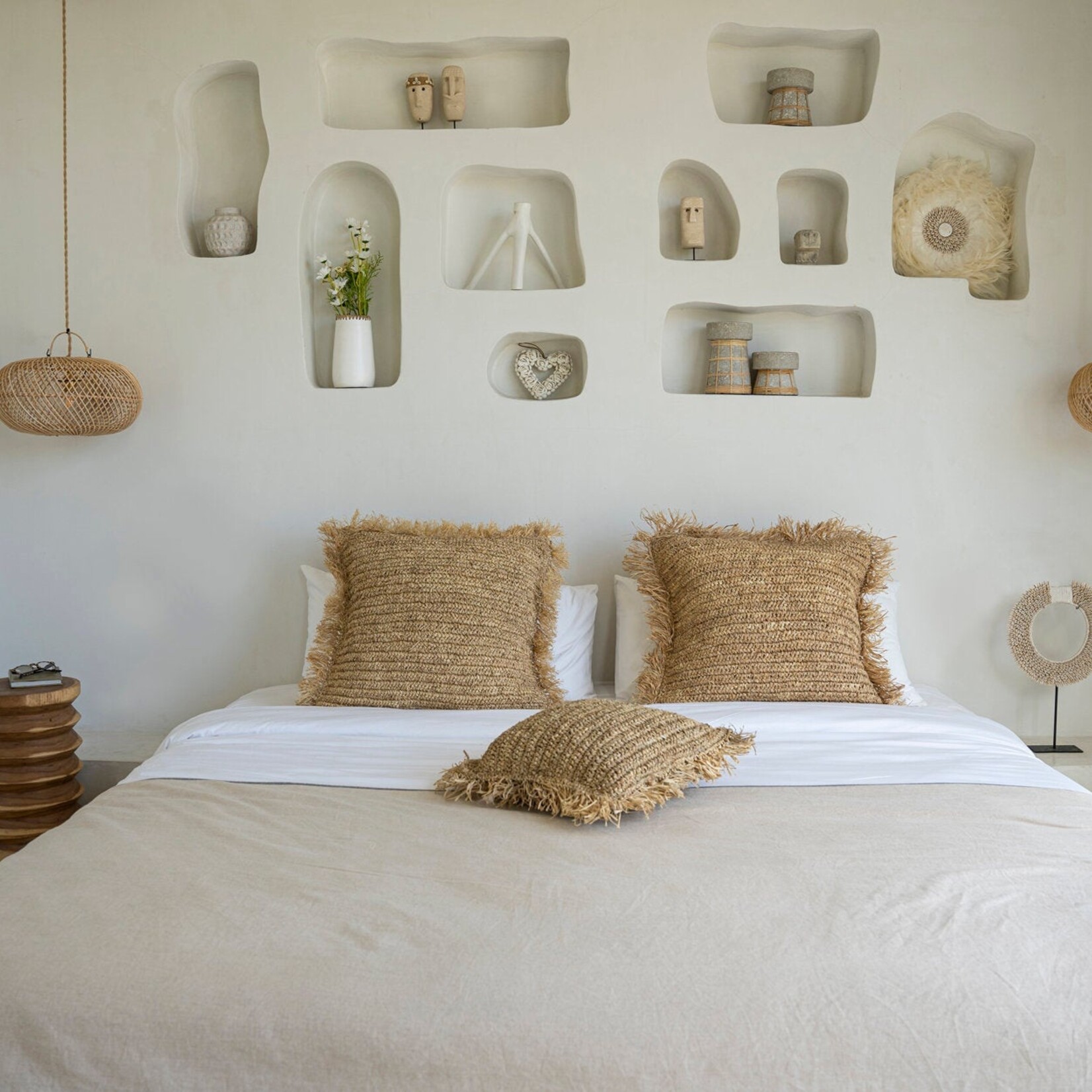 Bazar Bizar Antwerp The Serene Candle Holder - Concrete Natural - L