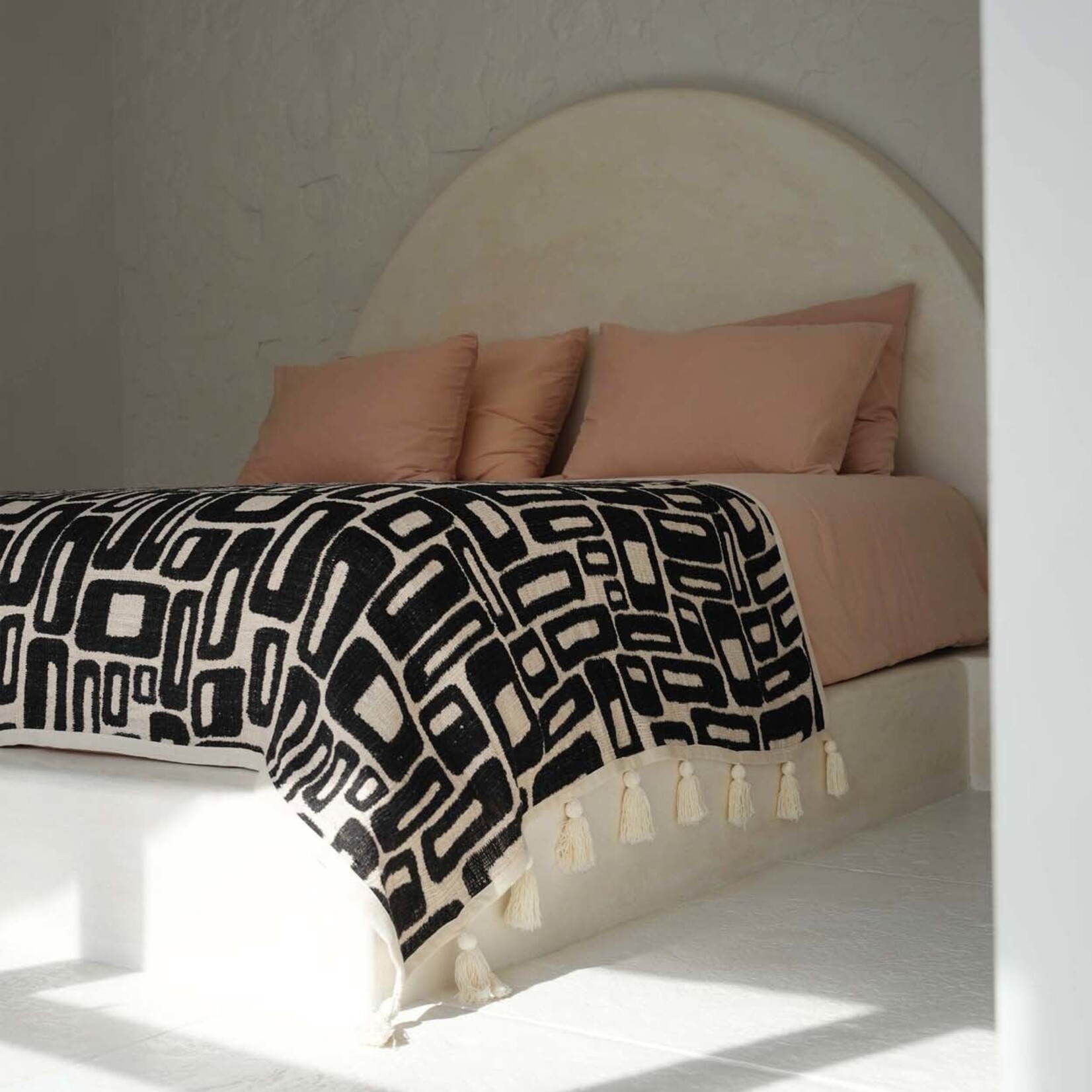 Bazar Bizar Antwerp The Aztec Bed Throw - Natural Black