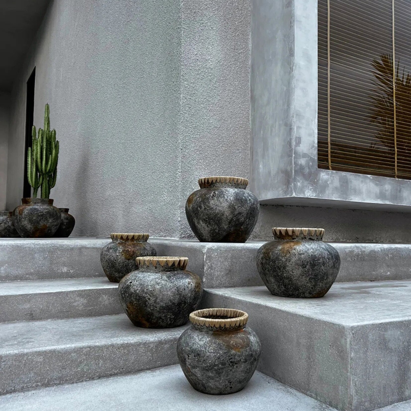 Bazar Bizar Antwerp The Styly Vase - Antique Grey - M