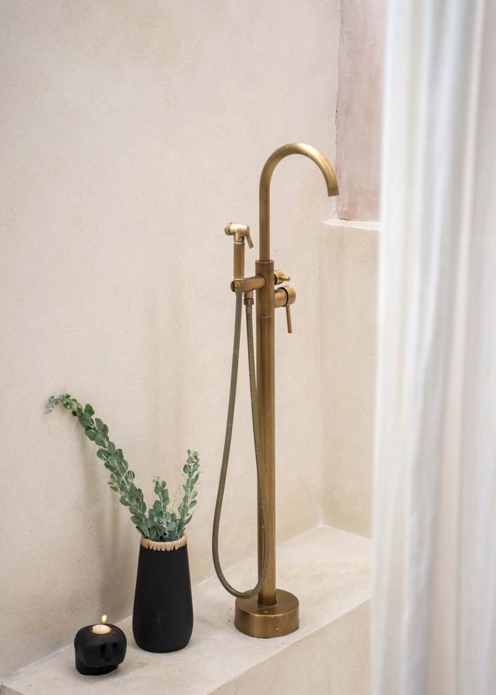 Bazar Bizar Antwerp The Sneaky Vase - Black Natural - M
